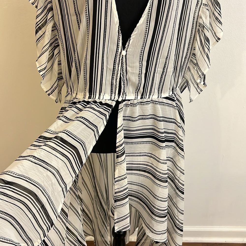 Cato Plus Size Lightweight Sheer Duster, Sz. 14/16W. - Picture 7 of 10